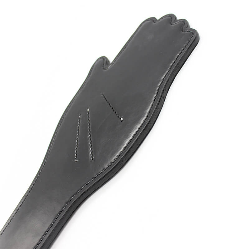Padela fetish in forma de mana